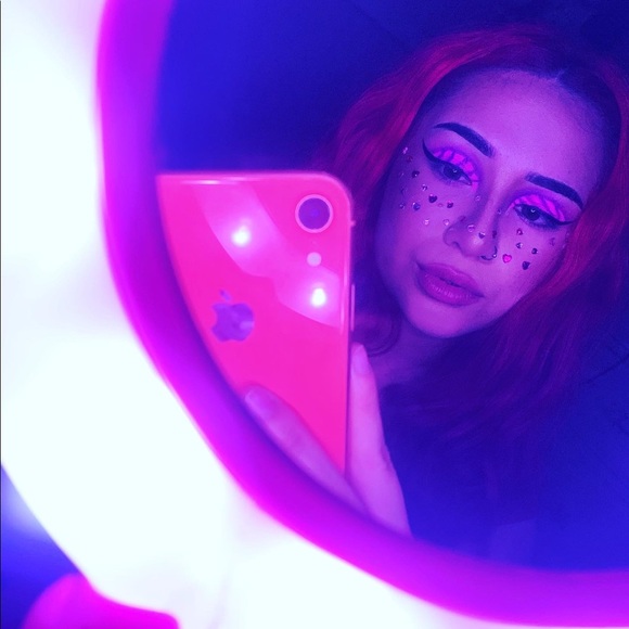 Meet Me! ❤️❤️❤️ - Picture 1 of 3